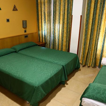 Hostal Muralla Plasencia Exteriér fotografie
