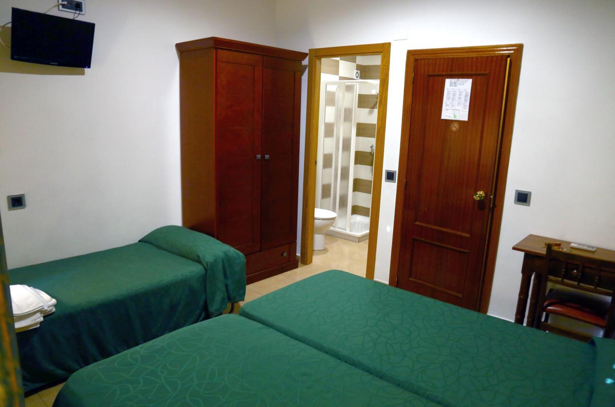 Hostal Muralla Plasencia Exteriér fotografie