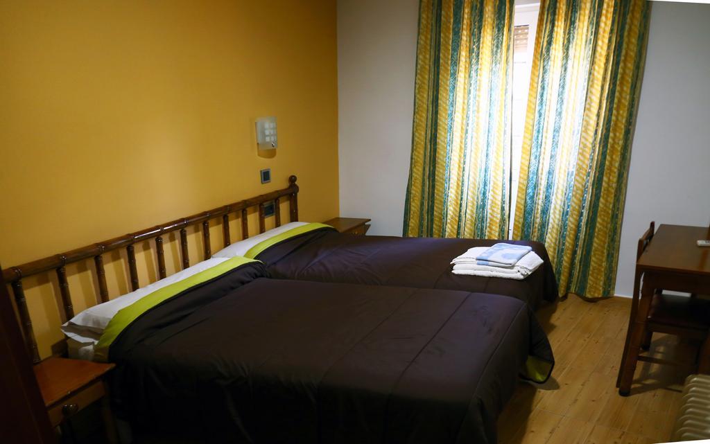 Hostal Muralla Plasencia Exteriér fotografie