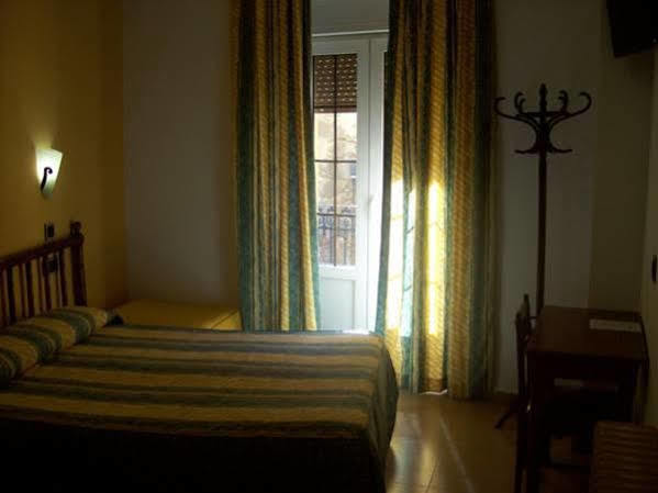 Hostal Muralla Plasencia Exteriér fotografie