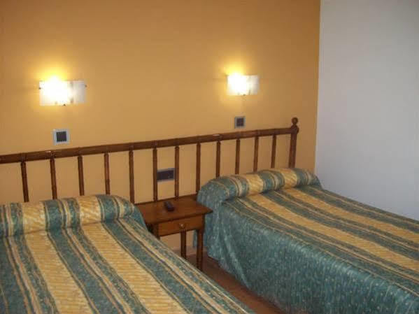Hostal Muralla Plasencia Exteriér fotografie