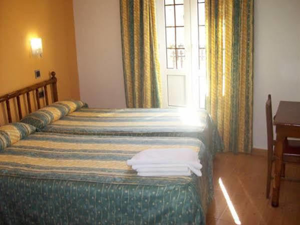 Hostal Muralla Plasencia Exteriér fotografie