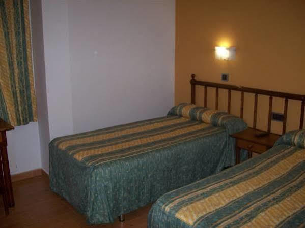 Hostal Muralla Plasencia Exteriér fotografie